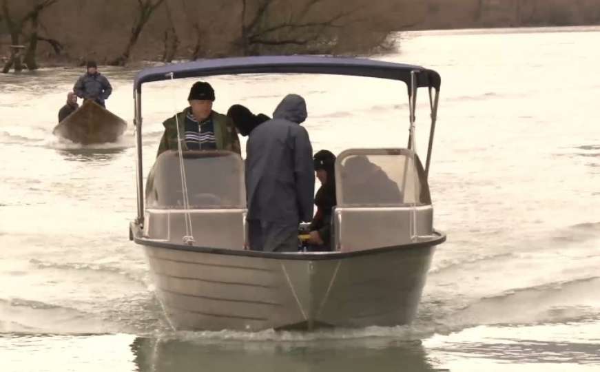 Tuga: Ronioci izvukli tijelo djevojčice iz Skadarskog jezera